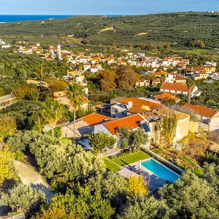Apithano Heated Pool On Demand