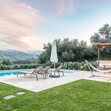 Apithano Heated Pool On Demand *