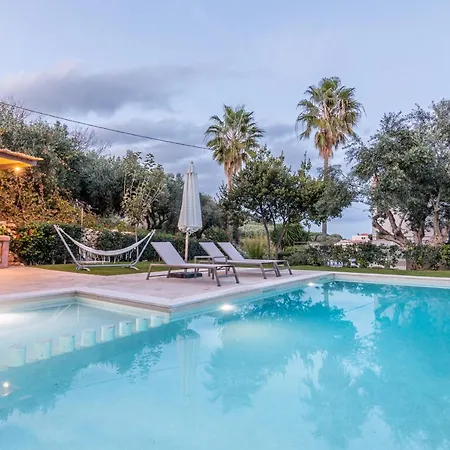 Apithano Heated Pool On Demand Holiday home