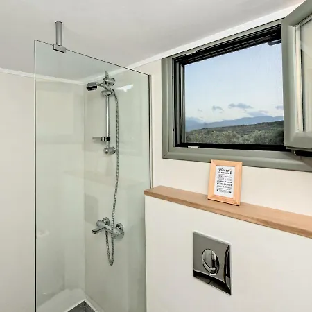 Apithano Heated Pool On Demand